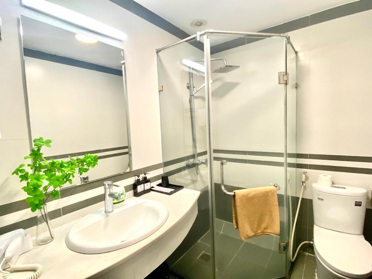 Luxe Paradise Residence Lac Long Quan Hanoi Esterno foto